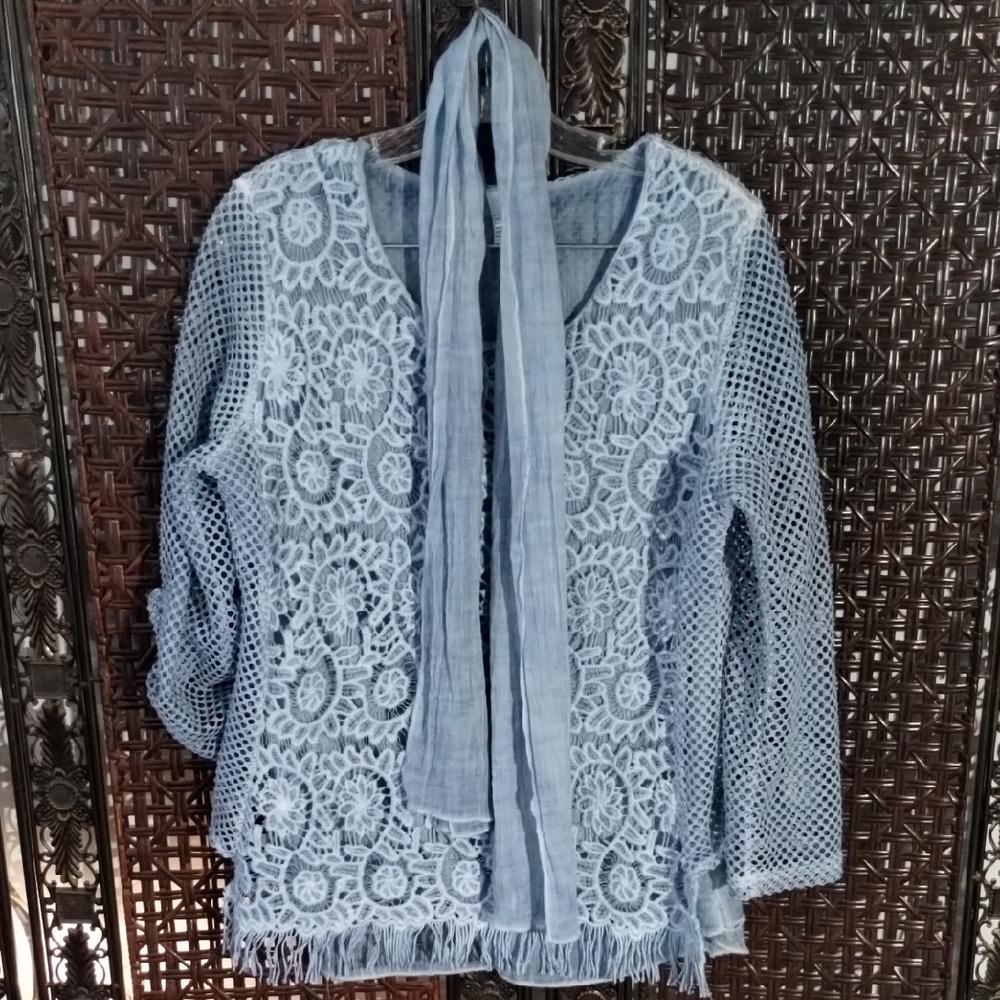 Kaktus Dusty Blue Med Guipure Crochet Lace Top Scarf Pull Up Sleeve Medallion